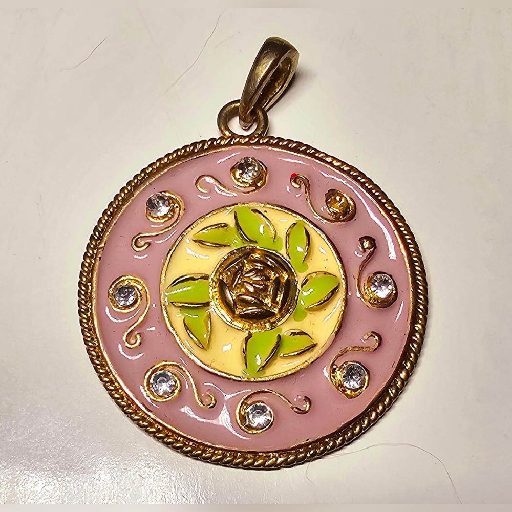Vintage lavender circle decorative floral rhinestone pendant for necklace